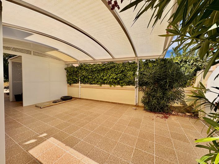 Image No.25-3 Bed Townhouse for sale