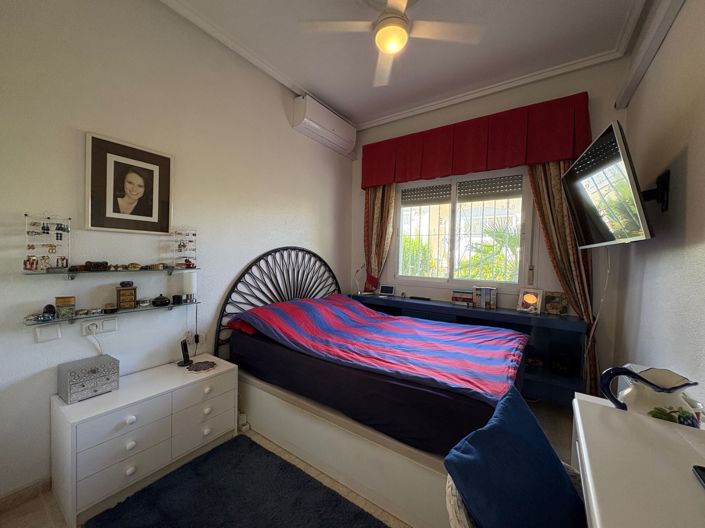 Image No.11-3 Bed Townhouse for sale