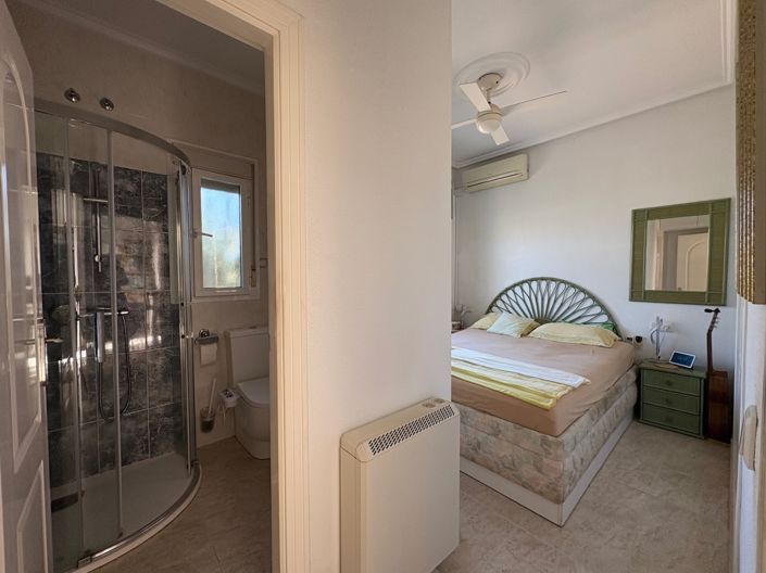 Image No.13-3 Bed Townhouse for sale