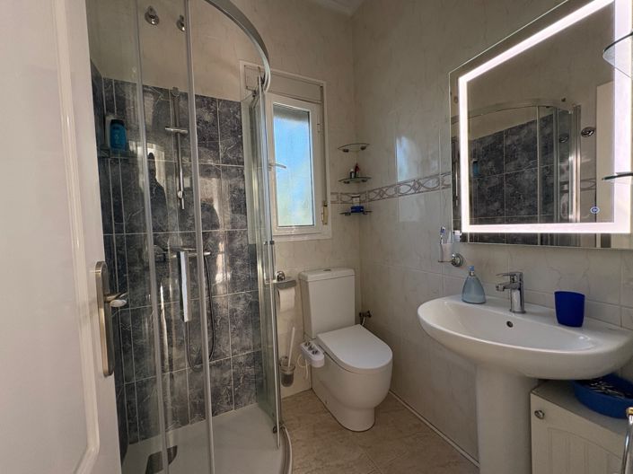 Image No.14-3 Bed Townhouse for sale