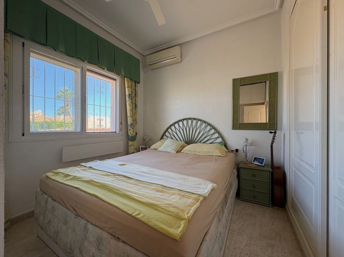 Image No.15-3 Bed Townhouse for sale