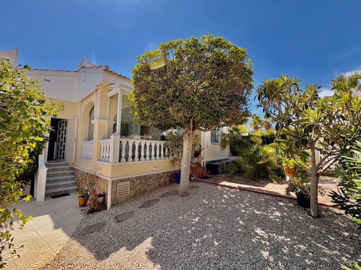 Image No.17-3 Bed Townhouse for sale