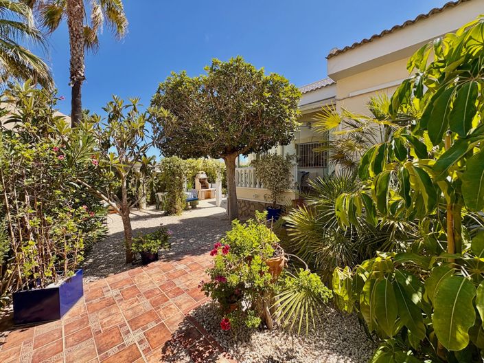 Image No.18-3 Bed Townhouse for sale