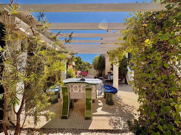 Image No.20-3 Bed Townhouse for sale