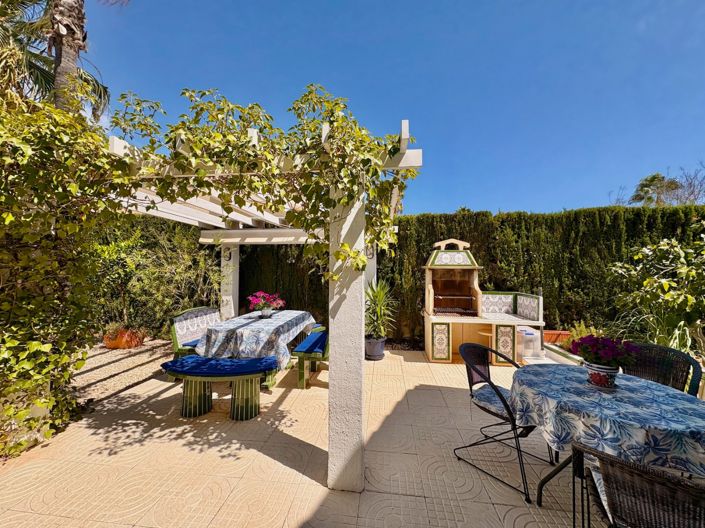 Image No.21-3 Bed Townhouse for sale