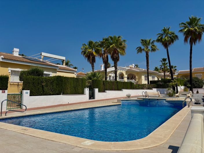 Image No.33-3 Bed Townhouse for sale