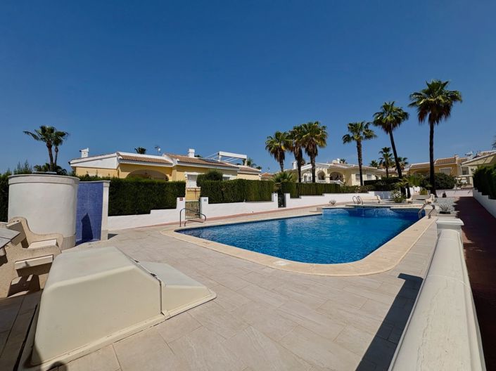 Image No.34-3 Bed Townhouse for sale