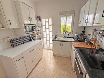 o1j4kdqj2r1v519ge1tpv1476p2j1i