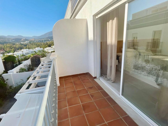 Image No.1-3 Bed Townhouse for sale