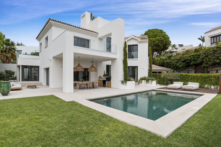 Image No.1-4 Bed Villa for sale