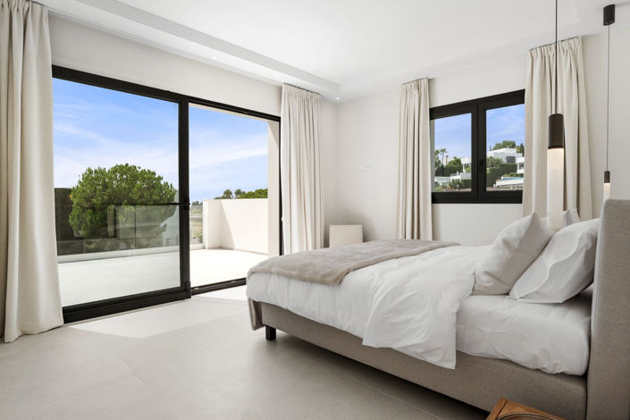 Image No.18-4 Bed Villa for sale