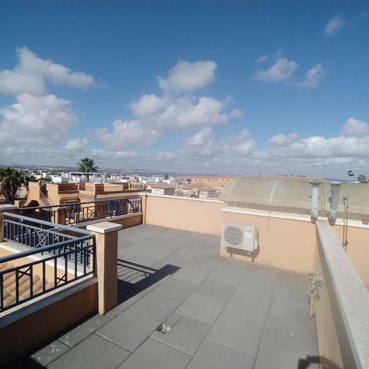 Image No.40-3 Bed Property for sale