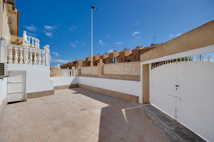 Image No.25-2 Bed Bungalow for sale