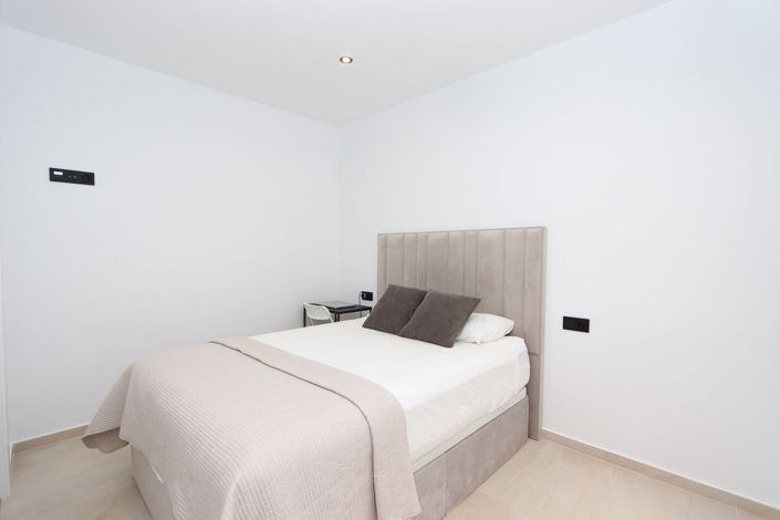 Image No.13-2 Bed Apartment for sale