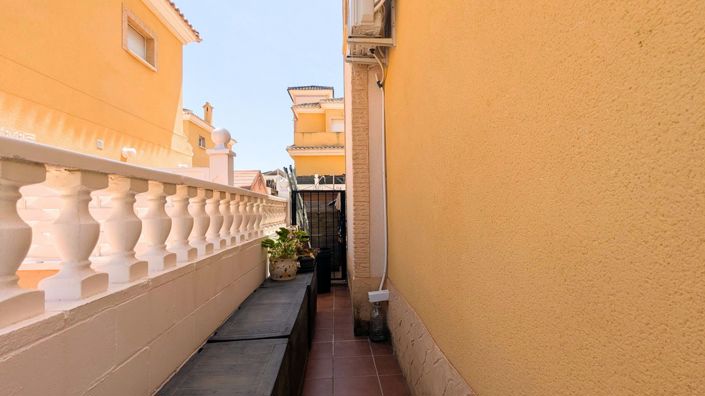 Image No.8-Villa de 2 chambres à vendre à Alicante