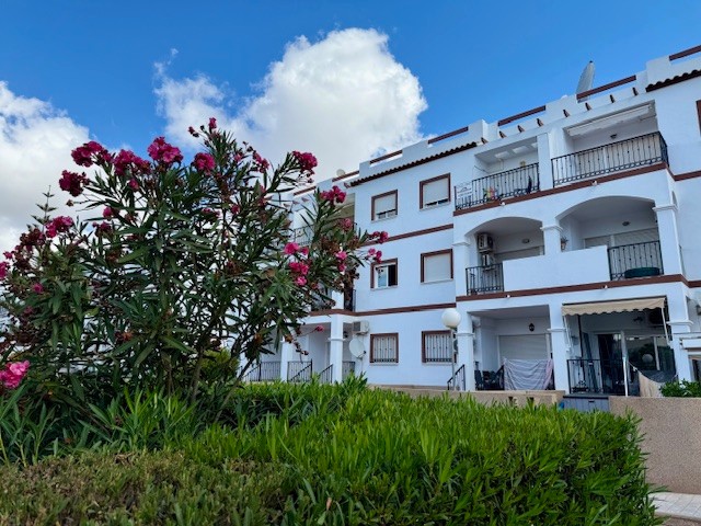 Image No.8-Appartement de 2 chambres à vendre à Orihuela Costa