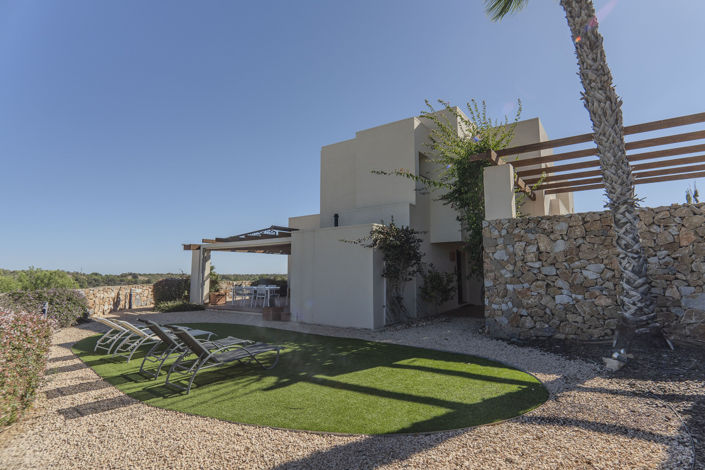 Image No.1-3 Bed Villa for sale