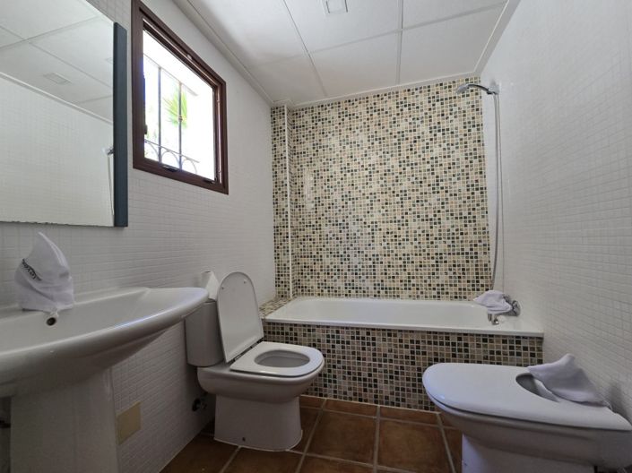 Image No.12-2 Bed Bungalow for sale