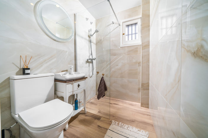 Image No.23-2 Bed Bungalow for sale