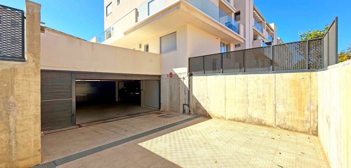 Image No.36-3 Bed Apartment for sale