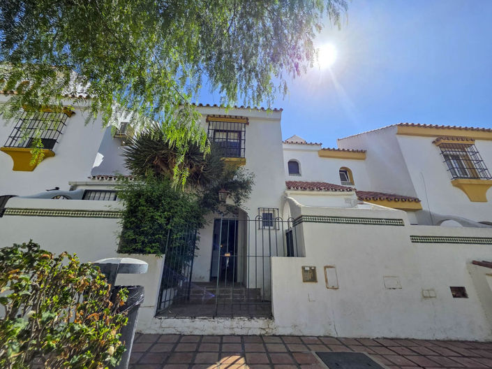 Image No.1-3 Bed Townhouse for sale