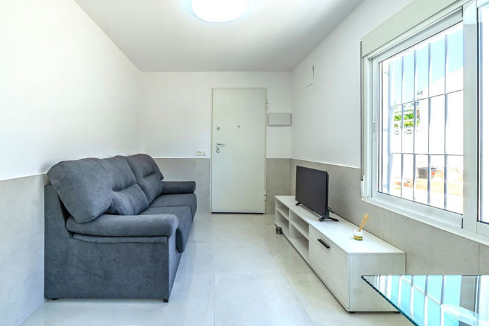 Image No.6-2 Bed House for sale