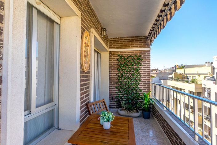 Image No.18-3 Bed Apartment for sale