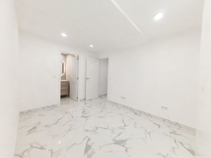 Image No.12-3 Bed Apartment for sale