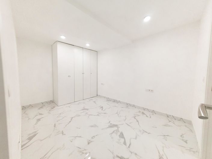 Image No.14-3 Bed Apartment for sale