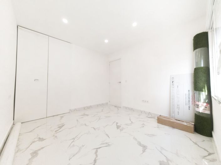 Image No.21-3 Bed Apartment for sale