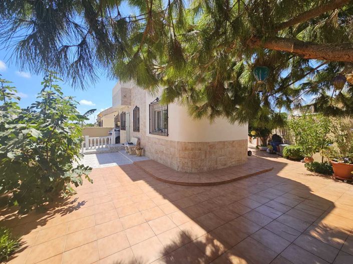 Image No.1-3 Bed Villa for sale
