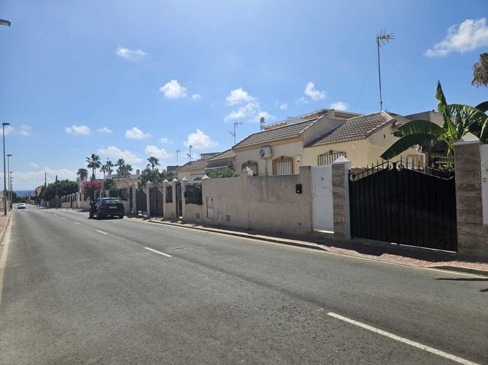 Image No.13-3 Bed Villa for sale