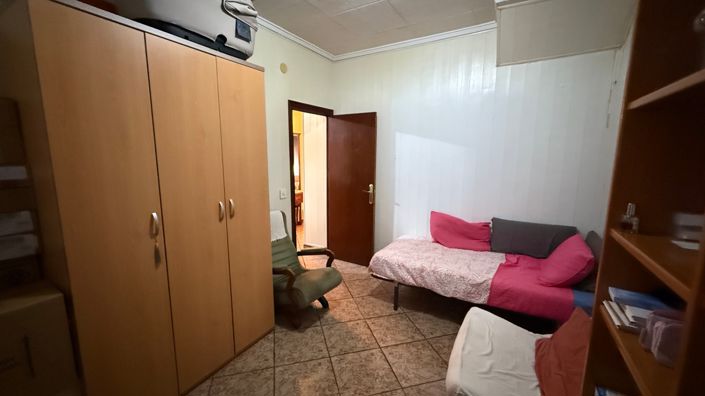 Image No.14-4 Bed Townhouse for sale