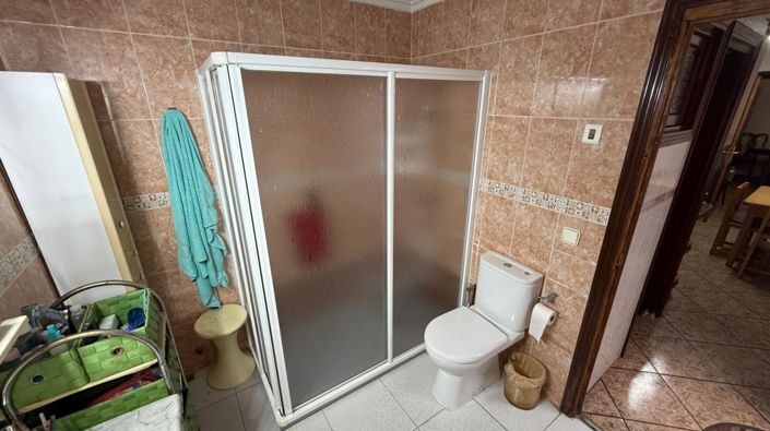 Image No.18-4 Bed Townhouse for sale