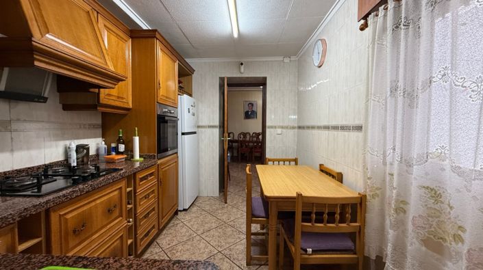 Image No.23-4 Bed Townhouse for sale