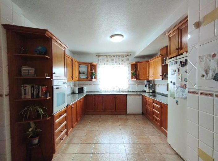 Image No.10-6 Bed Villa for sale