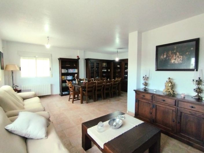 Image No.12-6 Bed Villa for sale