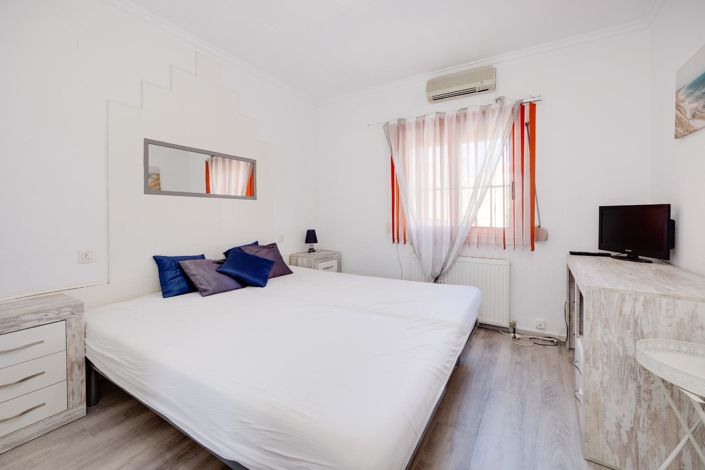 Image No.18-3 Bed Villa for sale