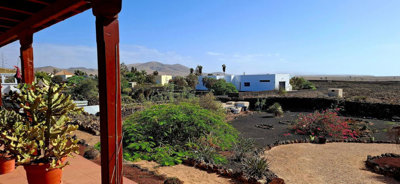 10-bb915d1cb19341576dcdc994b81ab9c5