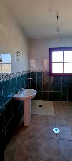 Image No.40-8 Bed House for sale