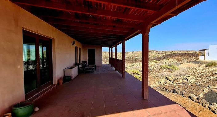 Image No.6-8 Bed House for sale