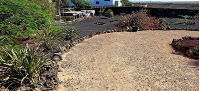 8-e64a9055bba3e77ac8aca3b893cdf826