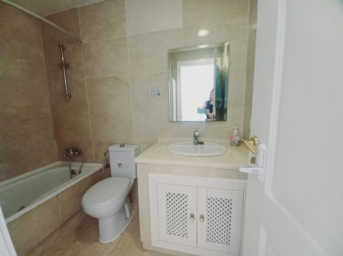 Image No.16-2 Bed Apartment for sale