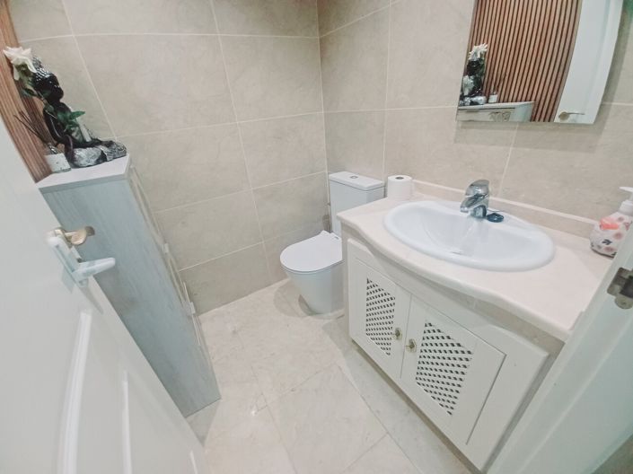 Image No.20-2 Bed Apartment for sale