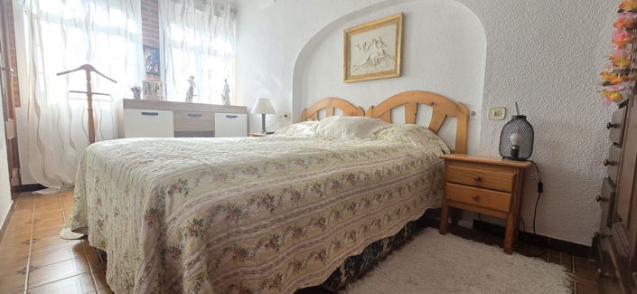 Image No.14-4 Bed House for sale