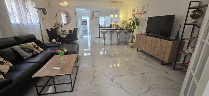 Image No.3-4 Bed House for sale