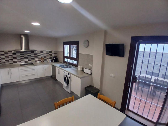 Image No.14-4 Bed House for sale