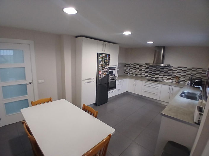 Image No.18-4 Bed House for sale