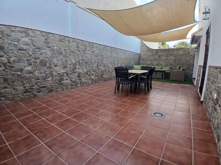 Image No.30-4 Bed House for sale