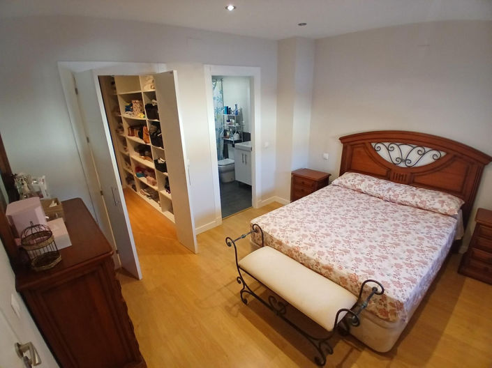 Image No.5-4 Bed House for sale